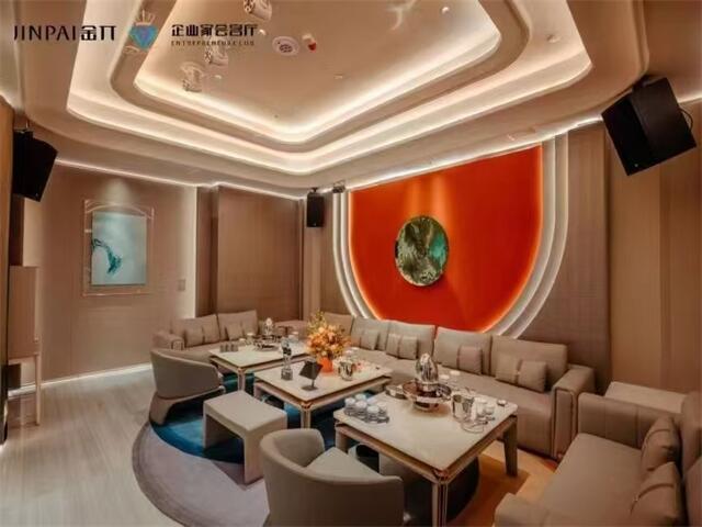 重庆KTV免费提供工作服，让您在工作中享受快乐！