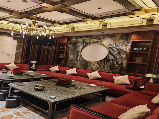 韶关夜总会场所高薪诚聘酒水推广专员，生意兴旺，日结薪资并报销