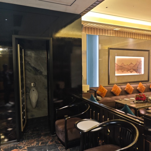 汕头夜总会场所诚聘酒水推广专员，待遇优厚且稳定