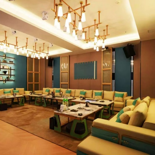 贵阳夜场场所急聘兼职服务员，日结薪资10起，无业绩压力，