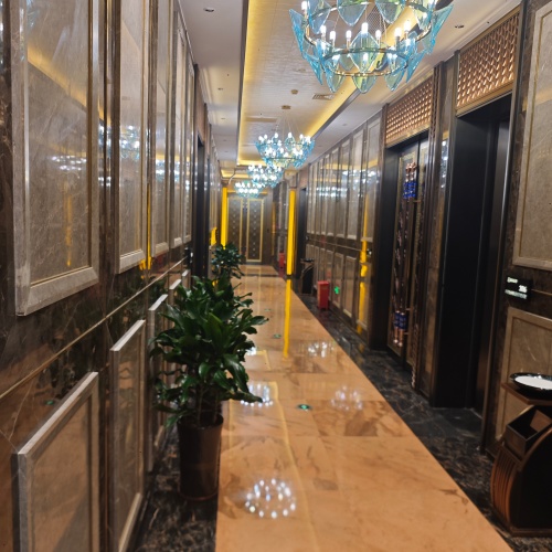 上饶市夜总会新地标,高端夜场诚聘模特，月薪1800起