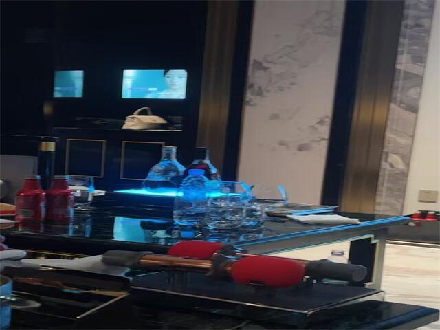 秦皇岛高端KTV夜场急聘,日结工资，包食宿路费，无需押金